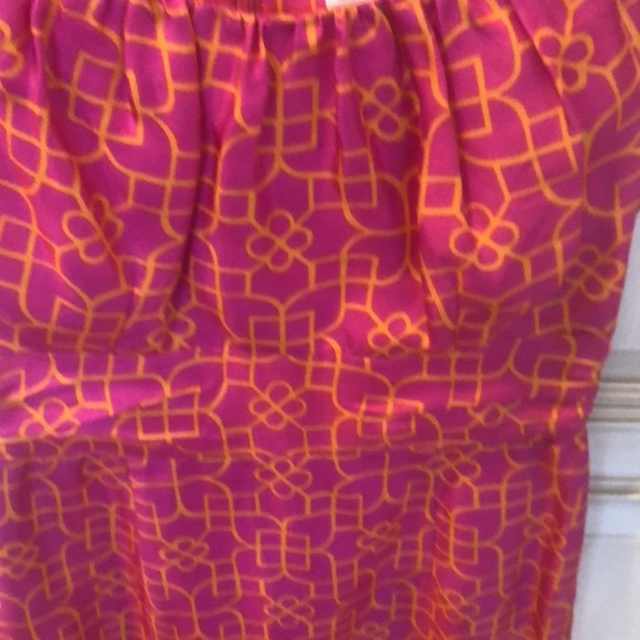 Beautiful knee length dress - Picture 2 of 4